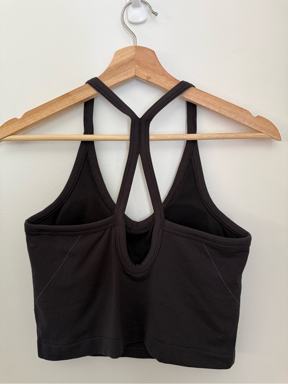 lululemon Get Low Cross-Back Training Tank Top Light Support B/C Cup - Picture 3 of 5